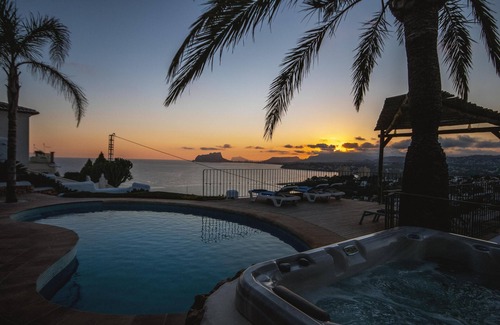 El Portet Villa | Large and comfortable villa in Moraira, on the Costa Blanca, Spain with private pool for 4 persons