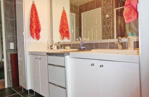 Storlinge House | Large and practical cottage with large garden.
