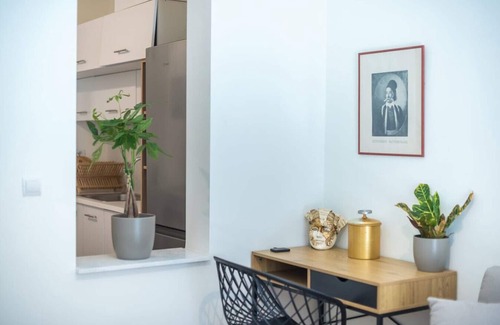 Pangrati Apartment | Large and Quiet Flat Near Top Sights