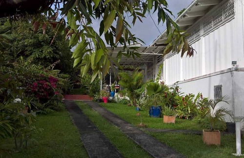 Saint-Claude House | large and spacious house in lowland between volcano and sea