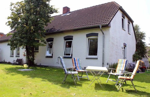 Midlum Apartment | Large apartment - child friendly - Pets Allowed - very good quality