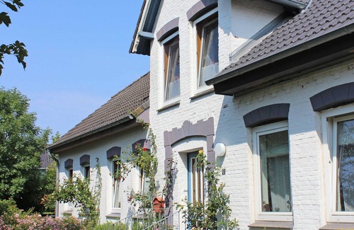 Midlum Apartment | Large apartment - child friendly - Pets Allowed - very good quality