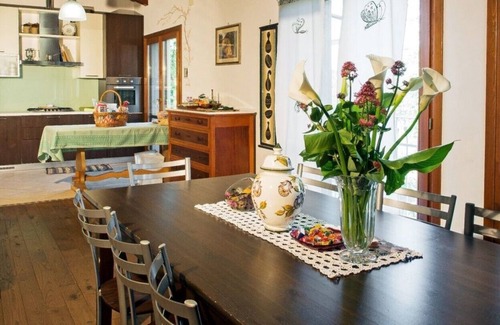 Rimini Apartment | Large apartment in villa for 8/10 people on the green hill of Rimini