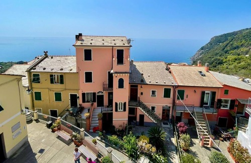 Framura Apartment | Large apartment with terrace overlooking the sea locality Setta
