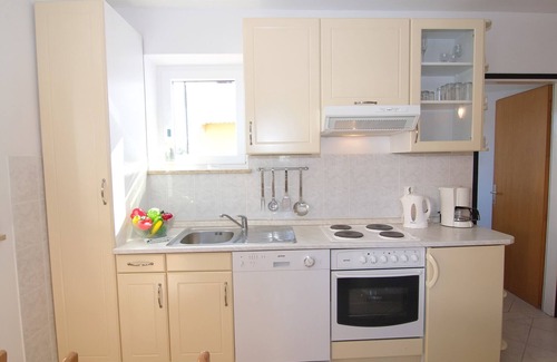 Brulo Apartment | Large apartment with 2 bathrooms including large terrace, close to the sea and the center in Porec