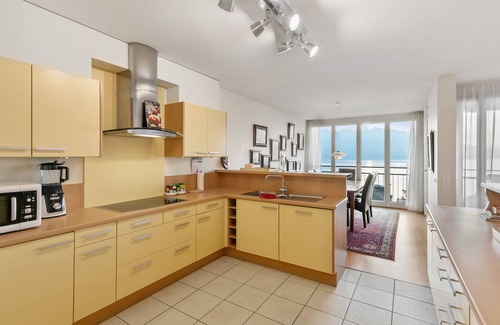 Montreux City Centre Apartment | Large apartment with amazing view on Lake Geneva