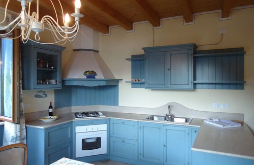 Idro Apartment | large apartment with great views in a quiet location, 200m to the lake, up to 5 people.