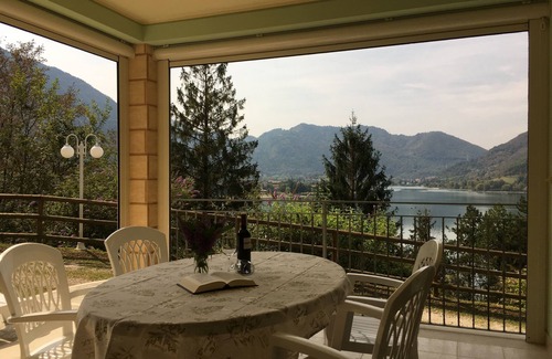 Idro Apartment | large apartment with great views in a quiet location, 200m to the lake, up to 5 people.