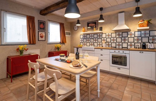 Cressa Apartment | Large Apartment with Loft and Garden in Restored Farmhouse