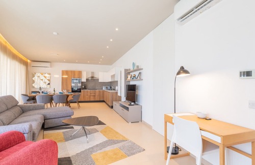 Tal-Ibrag Apartment | Large apartment with pool-Hosted by Sweetstay