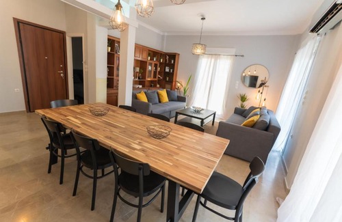 Neos Kosmos Apartment | large apartment with terrace and spa