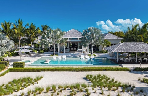 Leeward Settlement Villa | Large Beach Villa in Turks and Caicos
