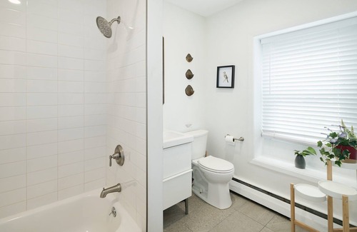 Roxborough-Manayunk Apartment | Large Bi-level Apartment in Heart of Manayunk