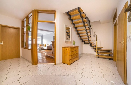 Ostercappeln Apartment | Large bright apartment in the middle of the countryside, family and pet friendly