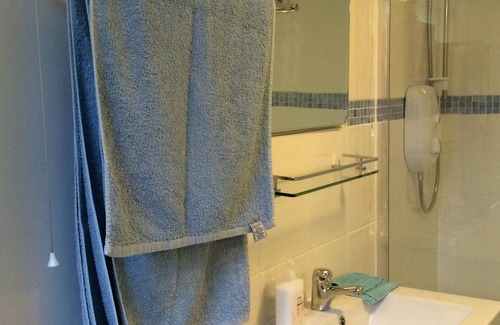 Taunton Apartment | Large, bright self contained private studio for up to two people close to town.