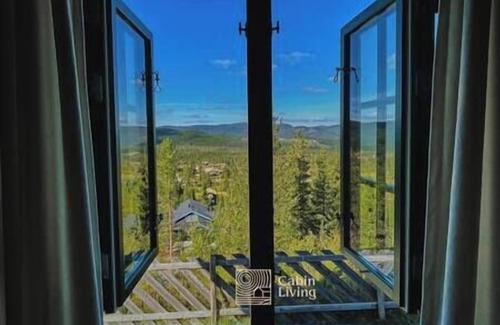 Nes House | Large cabin at Nesfjellet with lovely view, indoor jacuzzi & sauna