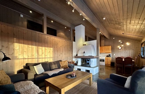 Ringsaker House | Large cabin at Sjusjøen with sauna, fireplace, view and cross-country skiing