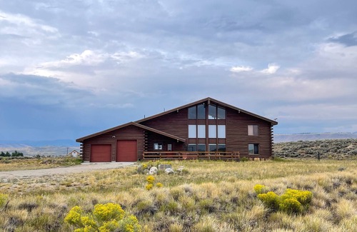 Pinedale Cabin | Large cabin with amazing views, mountains, sunsets, and wildlife.n
