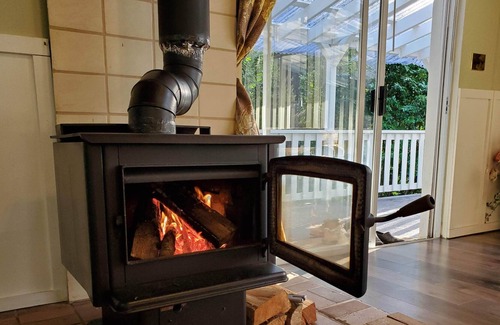 Woodfibre Cabin | Large cabin with Sauna 5-min from the beach Kayak