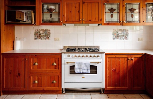 Orange House | Large & central! Indoor pool. Pets welcome. Orange NSW
