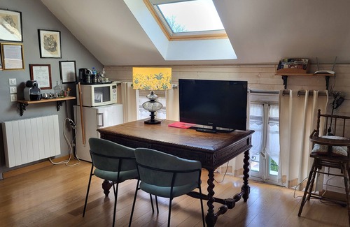 Ury Bed & Breakfast | LARGE CHAMBRE D'HOTES FAMILY SUITE FOR ONE TO FOUR PEOPLE WITH SWIMMING POOL