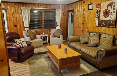 Lumberton House | Large charming 4 bedroom, 3 bath on quiet wooded lot with lots of space for all!