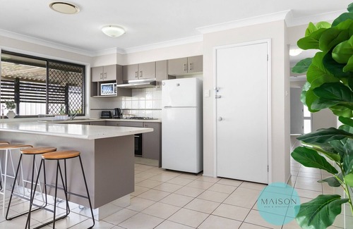 Shortland House | Large Comfortable Birmingham Gardens Family Home