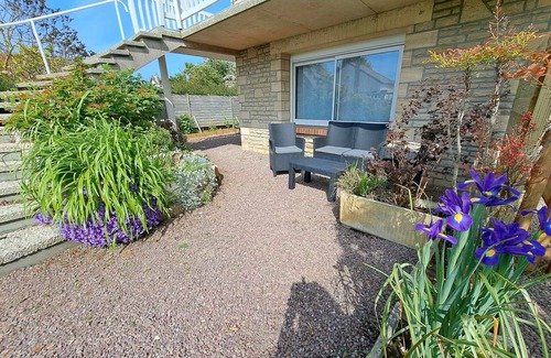 Coeur de Nacre Apartment | Large, comfortable studio 350 m from the beach and shops with private courtyard