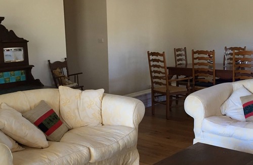 Jindabyne Cottage | Large comfortable cottage for your mountain holiday