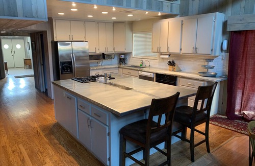 Discovery Bay House | Large Comfortable Waterfront Discovery Bay Home, new dock: up to 18 Guests