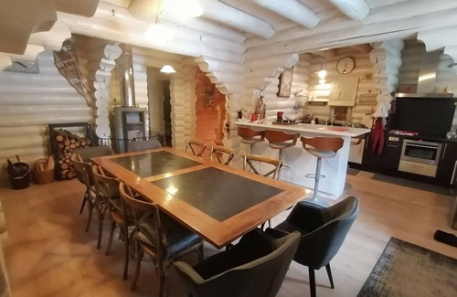 Allos Ski Chalet | Large, cosy chalet, ideal for a convivial stay with family or friends, 8/10 p