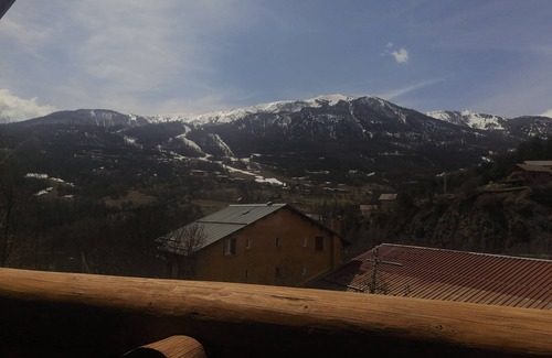 Allos Ski Chalet | Large, cosy chalet, ideal for a convivial stay with family or friends, 8/10 p