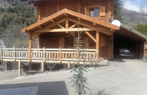 Allos Ski Chalet | Large, cosy chalet, ideal for a convivial stay with family or friends, 8/10 p