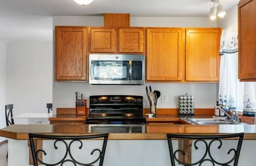 Westport Cottage | Large cottage on corner lot w/fenced yard. Central location. Kid & Pet friendly