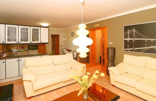Campos Villa | Large Countryside Villa with Self Contained Apartment, Private Pool, 15 mins to Fantastic Beaches!