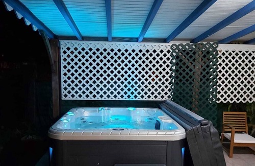 Sainte-Anne House | Large Creole cottage with jacuzzi in Sainte-Anne Guadeloupe