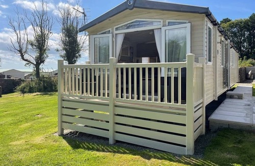 Mynachlogddu House | Large, deluxe 12ft-wide caravan with one double with en suite W.