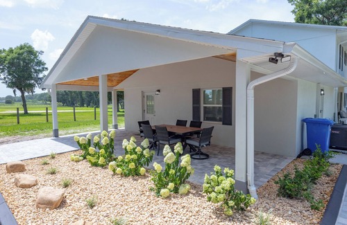 Fellowship House | Large efficiency with WiFi, AC, W/D less than 1 minute from WEC!