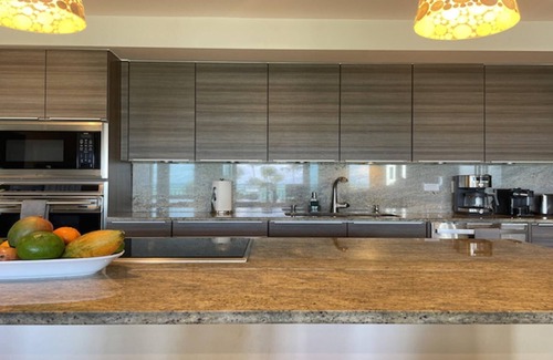 Herreras Apartment | Large Elegant Penthouse Retreat, Beach, Pool, Golf Cart. Perfect for Families