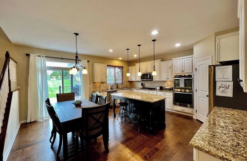 Otterbien Home House | Large Executive Home In Lebanon Golf Community