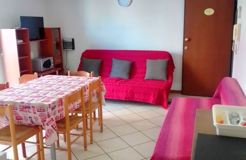 Roseto degli Abruzzi Apartment | Large family apartment with garden facing the sea