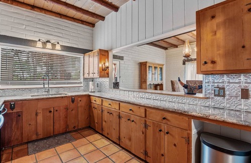 Tanque Verde House | Large Families, Resort-Style Pool Solana #5