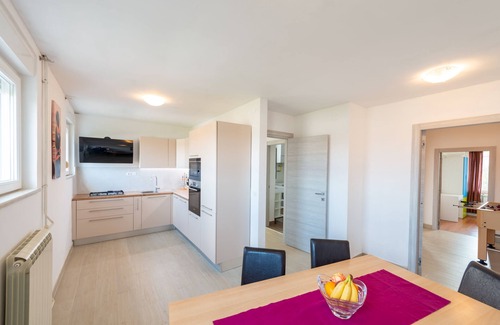 Valdebek Apartment | Large family apartment with private pool