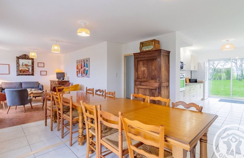 Les Cerqueux Cottage | Large family cottage near Puy du Fou, wifi, pets allowed, garden