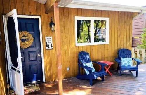 Grand Bend Cottage | Large family cottage in Grand Bend