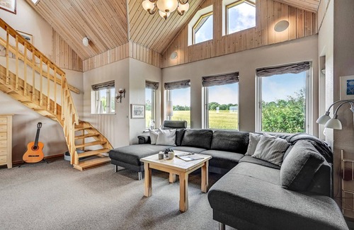Randers Municipality House | Large family friendly cottage with jacuzzi and fjord view
