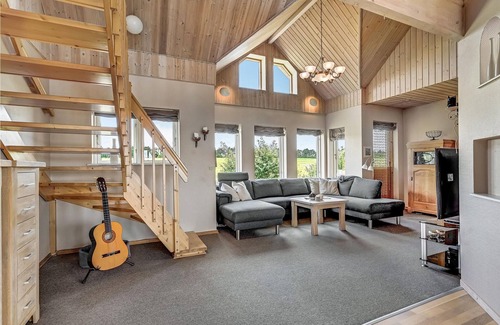 Randers Municipality House | Large family friendly cottage with jacuzzi and fjord view