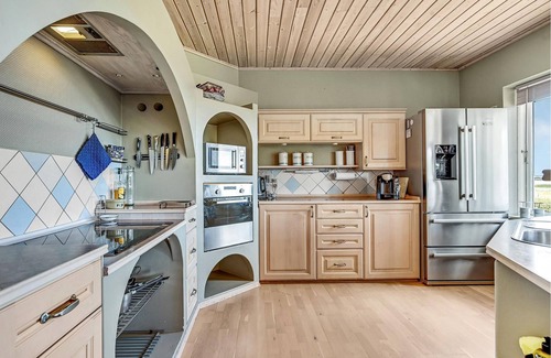 Randers Municipality House | Large family friendly cottage with jacuzzi and fjord view