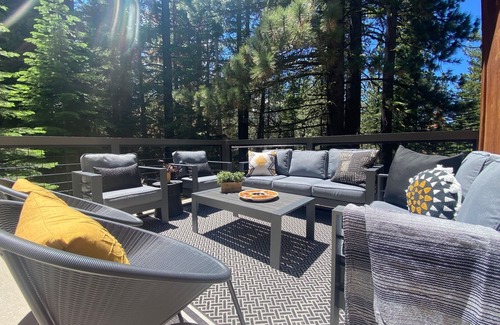 Tahoe Paradise House | Large Family Home in Quiet Wooded Setting Close to Everything