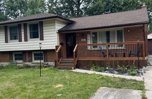 Westminster House | Large Family Home In A Great Location Calm and Cozy Bungalow newly furnished